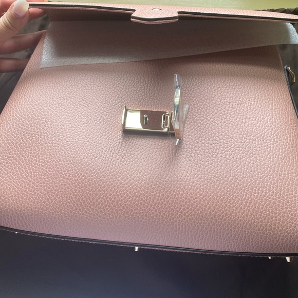 🚨Dollar Calfskin Interlock G Top Handle ShoulderBag🚨 - Picture 8 of 14